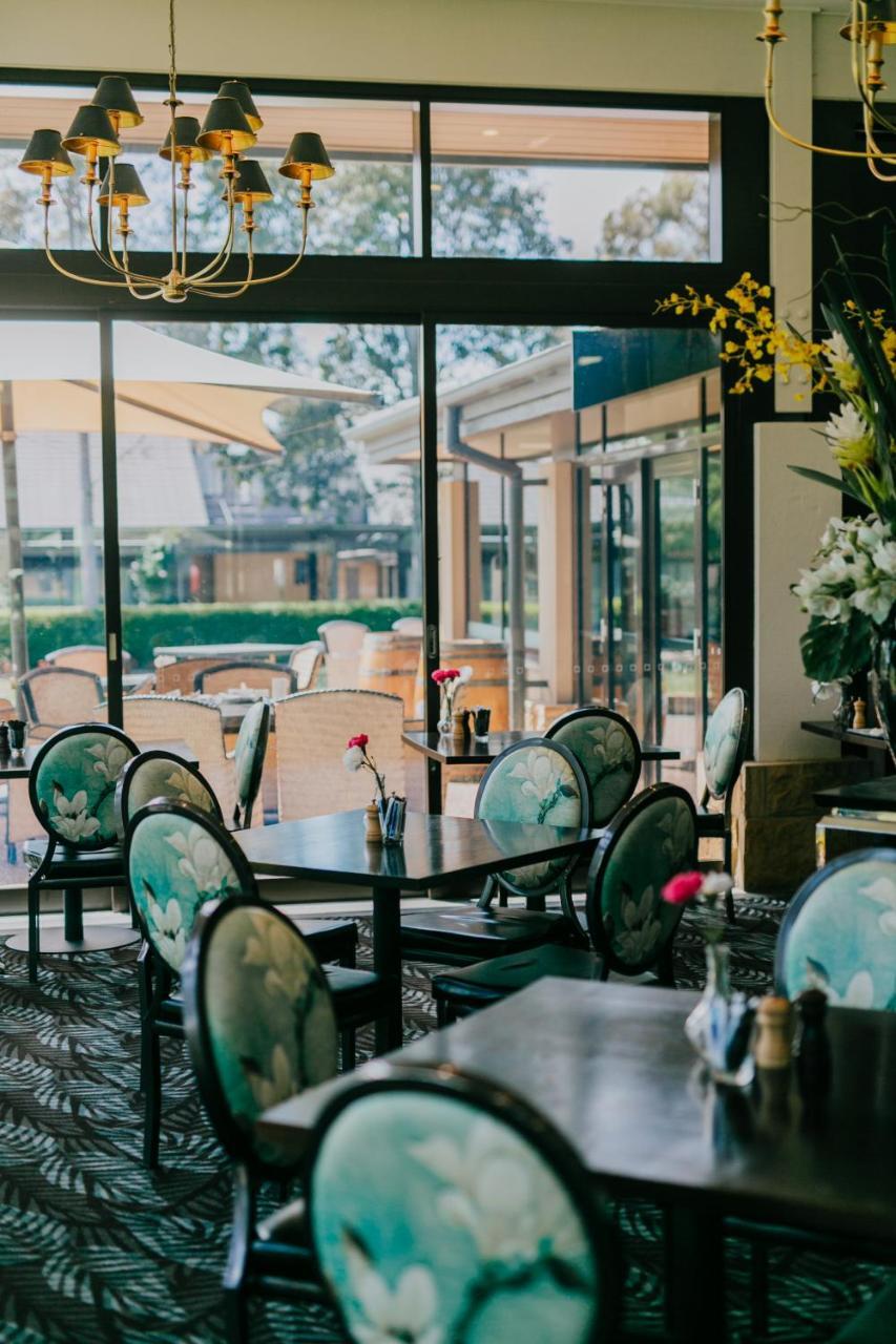 샤토 엘란 앳 더 빈티지 포콜빈 외부 사진 The interior of the restaurant