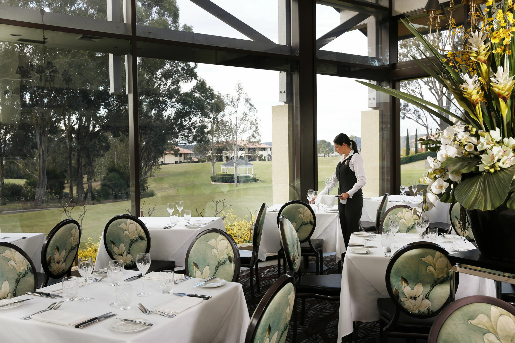 샤토 엘란 앳 더 빈티지 포콜빈 외부 사진 The restaurant at the clubhouse